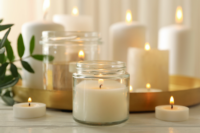 Cómo elegir cera de soja para velas: guía completa 1 Velas de cera de soja en recipientes