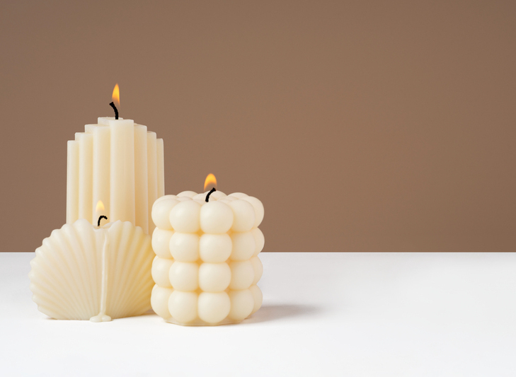 Cómo elegir cera de soja para velas: guía completa 2 Velas de cera de soja en moldes